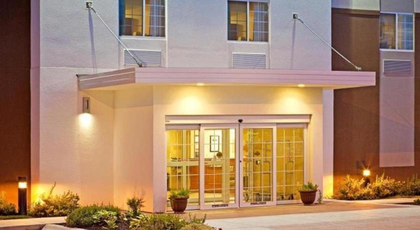 Candlewood Suites Bellevue Exterior photo