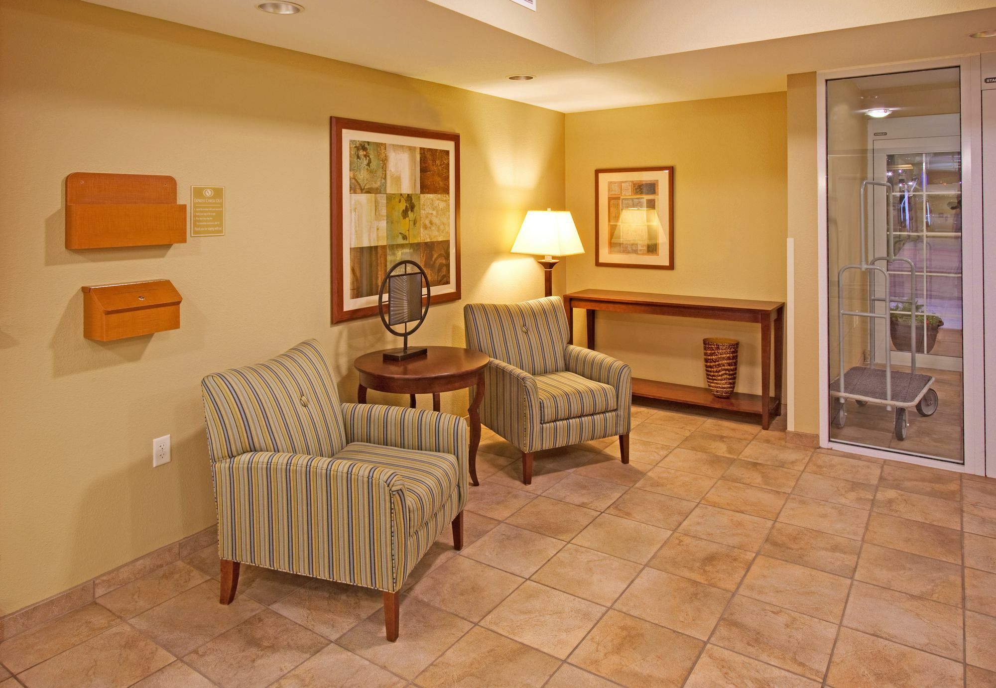 Candlewood Suites Bellevue Interior photo
